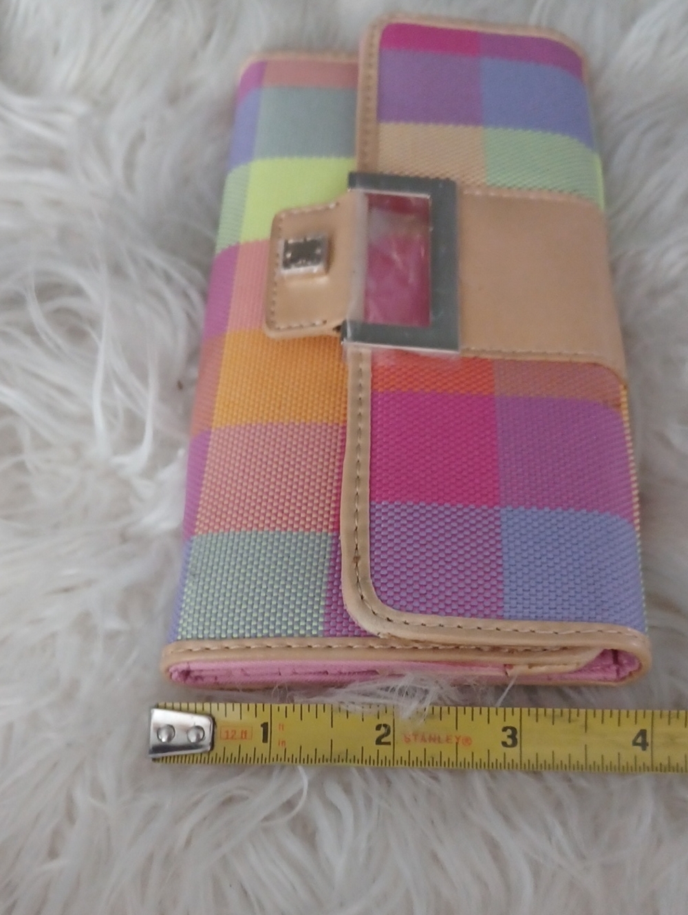 Liz Claiborne Colorful Wallet - Picture 11 of 16